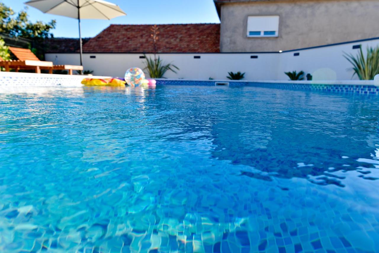 Villa Navita Augustinus With Pool Debeljak Esterno foto