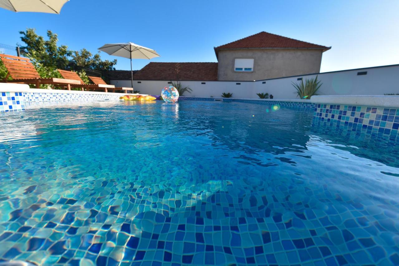 Villa Navita Augustinus With Pool Debeljak Esterno foto