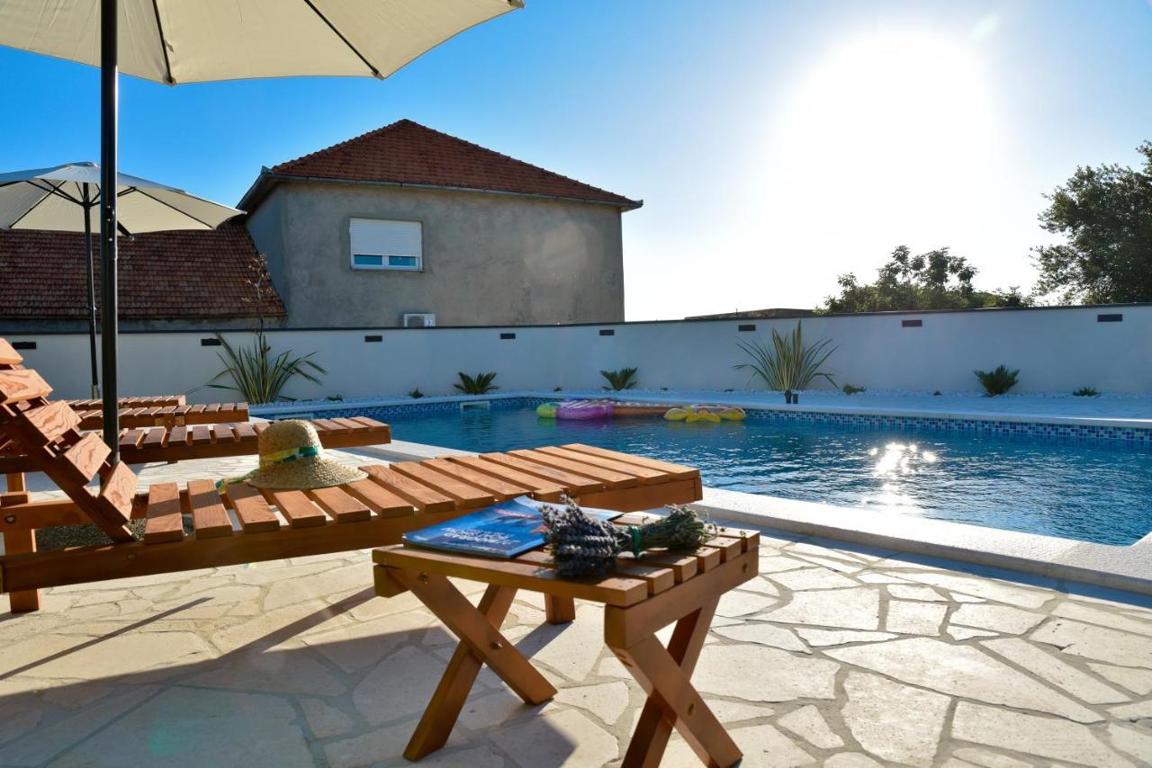 Villa Navita Augustinus With Pool Debeljak Esterno foto