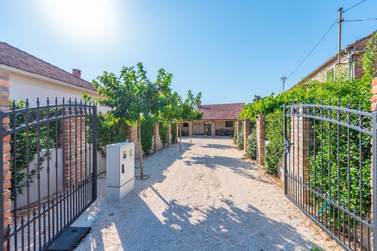 Villa Navita Augustinus With Pool Debeljak Esterno foto